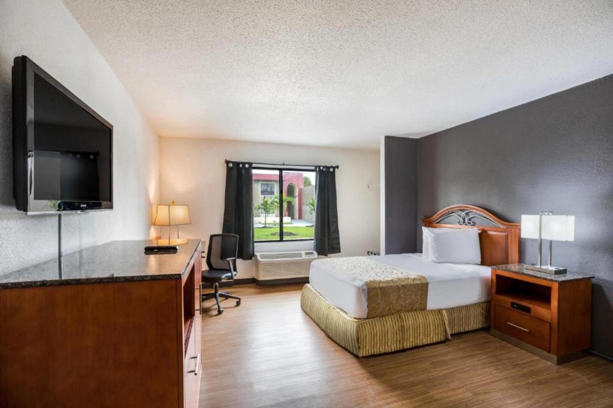 Oyo Hotel Orlando Airport Extérieur photo