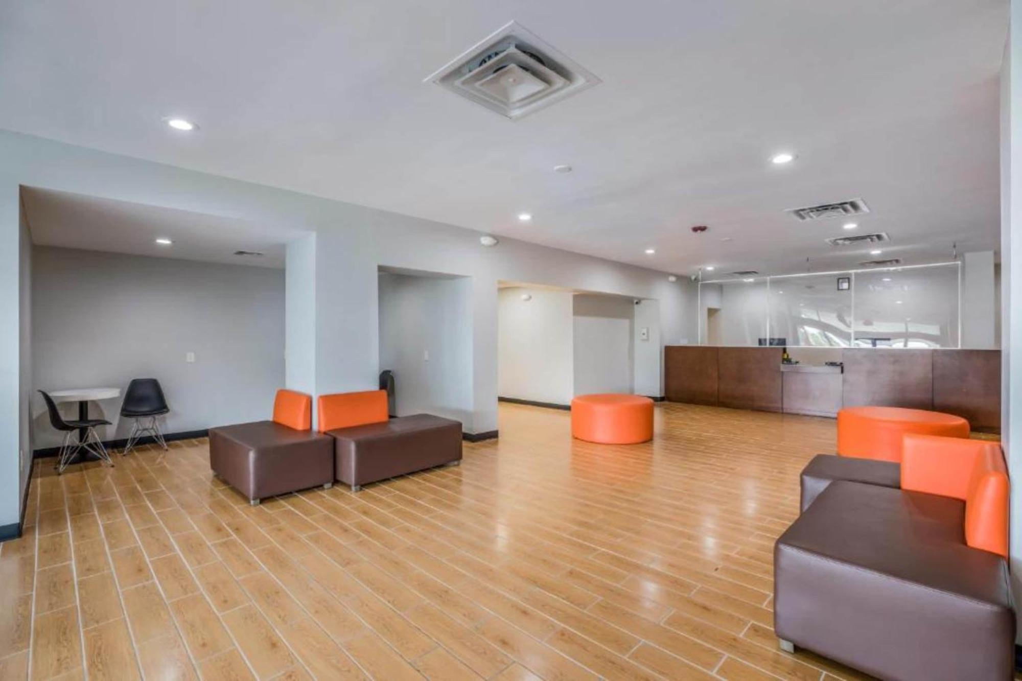 Oyo Hotel Orlando Airport Extérieur photo