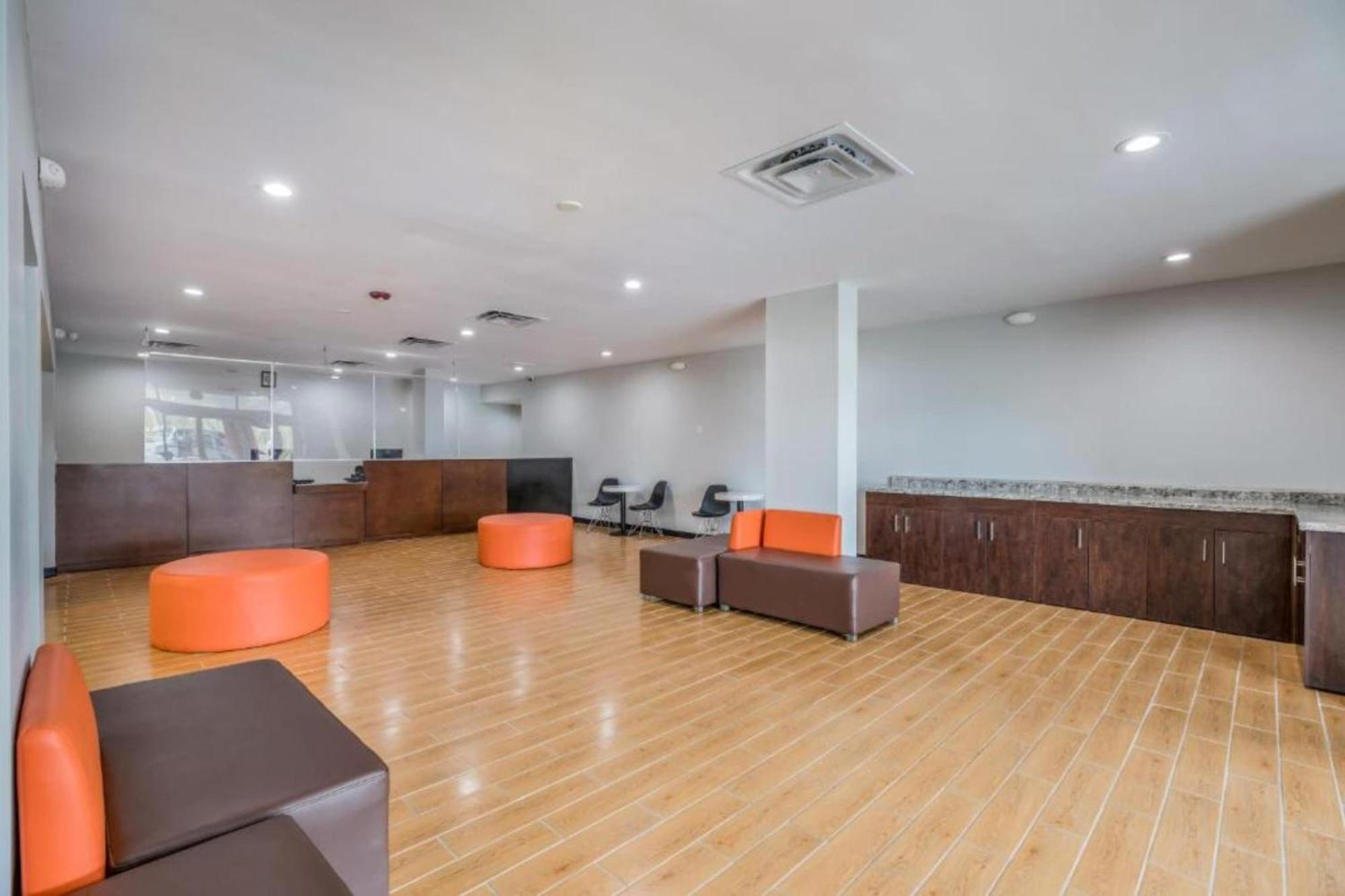 Oyo Hotel Orlando Airport Extérieur photo